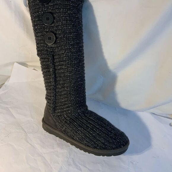 UGG Women's 1876 Classic Cardy Button Sweater Knit Gray Silver Boots Size 6 - Picture 2 of 8